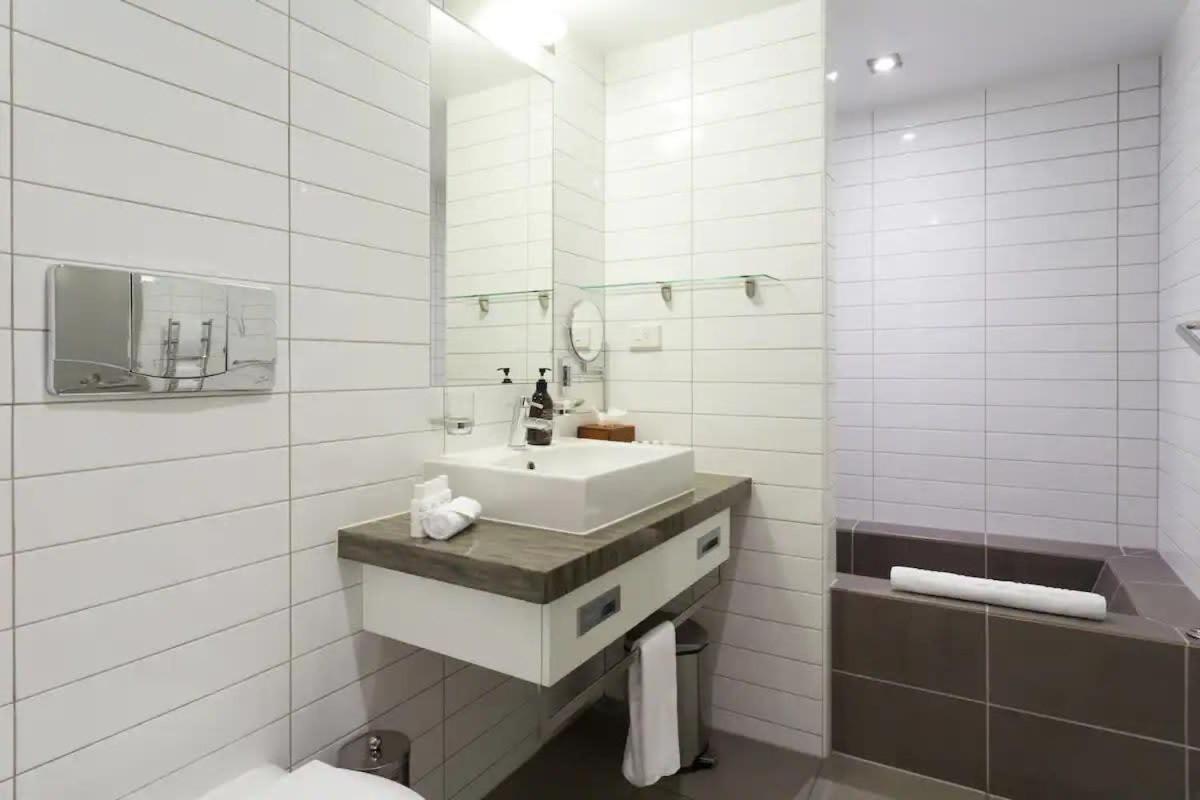 Stunning 1 Bedroom Studio Apartment クイーンズタウン エクステリア 写真